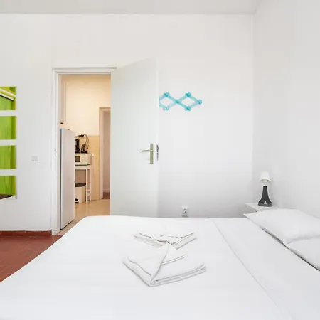 Blife Faro Beach Hostel & Rooms-2